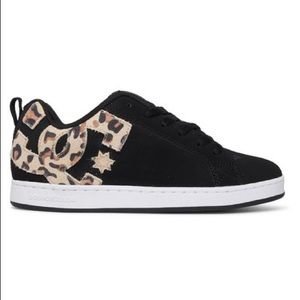 DC Court Graffik SE 6.5